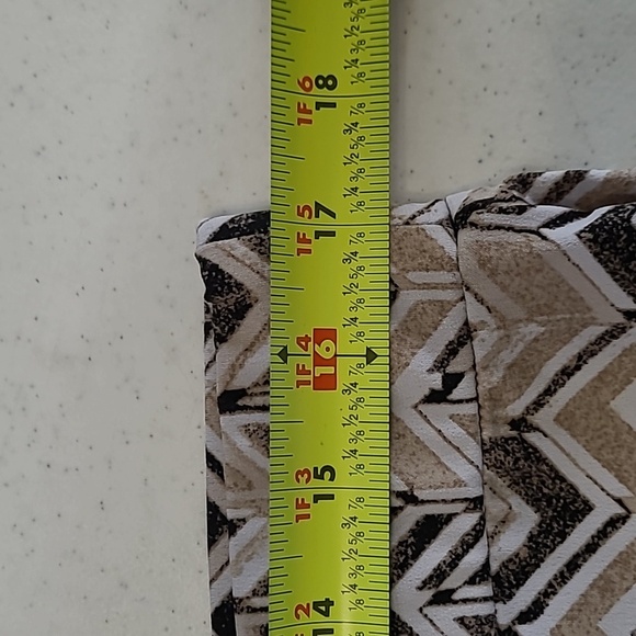 JM Collection Brown, Tan & Cream Chevron Print Wide Leg Pants size Large - Picture 6 of 9